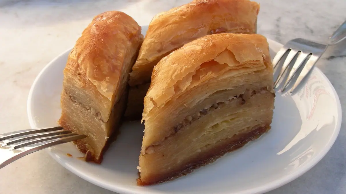 The Cafe Grill – cake shop in Kempston town centre